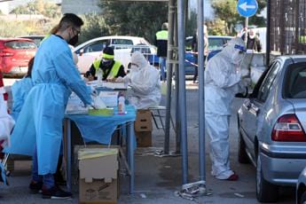 Galleria foto 'Covid oggi Lazio, 7.042 contagi e 3 morti. A Roma 4.164 casi' - foto 1