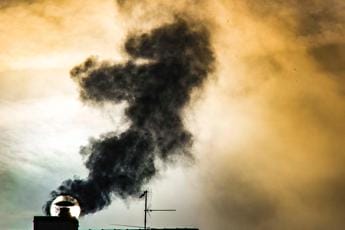 Galleria foto 'Covid, più rischio forme gravi per chi esposto a smog prima della pandemia' - foto 1