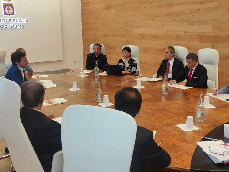La Puglia incontra la regione cinese del Guangdong, Emiliano: «Rinnoviamo amicizia e collaborazione»