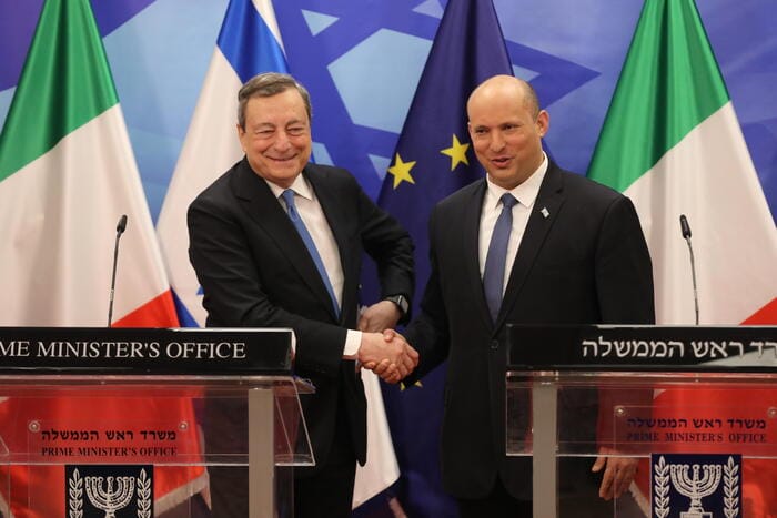 Draghi in Israele incontro il premier Naftali Bennett: «Vogliamo la pace e l’Ucraina nell’Ue»