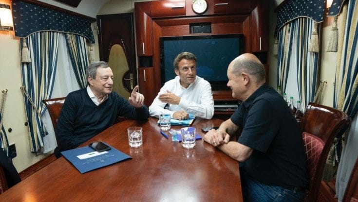 Draghi, Scholz e Macron in Ucraina per incontrare Zelensky: «Il mondo è con Kiev»