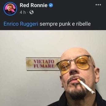 Enrico Ruggeri e la sigaretta, Twitter si accende per Red Ronnie