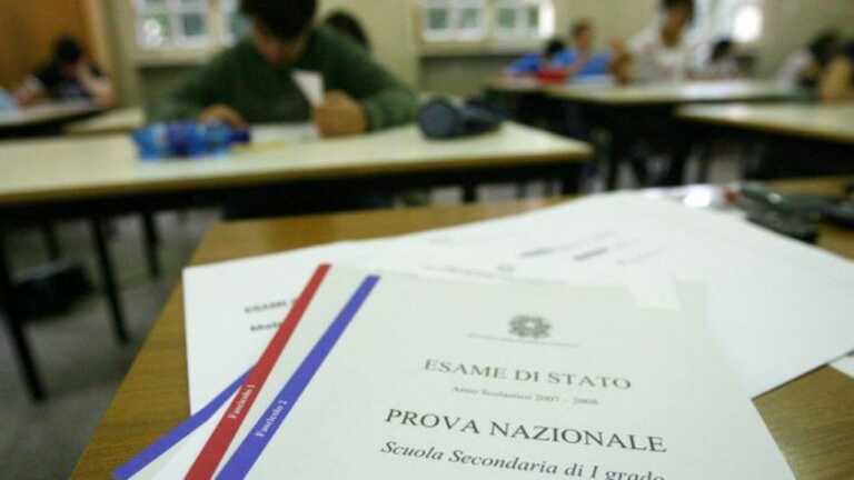 Esami di Stato: inizia il countdown. Tornano i test in presenza alle medie e alle superiori