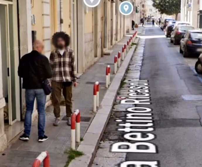 Caparezza tranquillizza i fan: «Nessun ritiro, solo una pausa dopo il tour estivo». E finisce sulla mappa di Molfetta