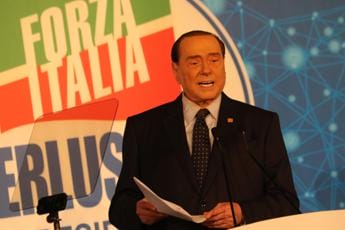 Galleria foto 'Fi, caso morosi imbarazza Berlusconi' - foto 1