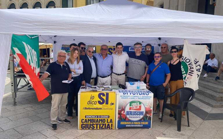 Forza Italia Matera in piazza per il “si al referendum giustizia”
