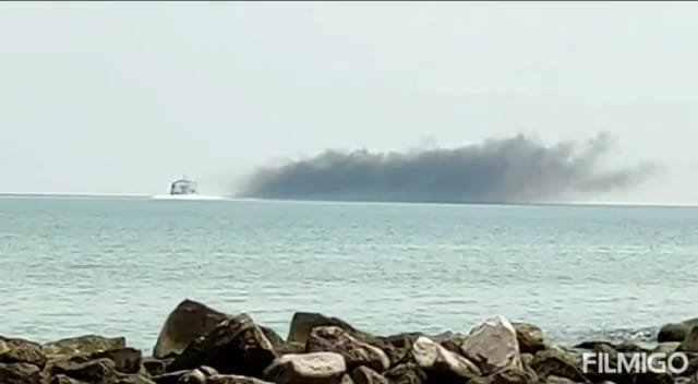 Fumo alto in mare: difficoltà nei collegamenti con le isole Tremiti – VIDEO
