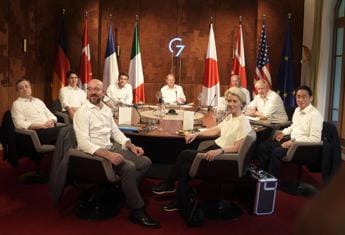 Galleria foto 'G7, Johnson e Trudeau ‘sfottono’ Putin' - foto 1