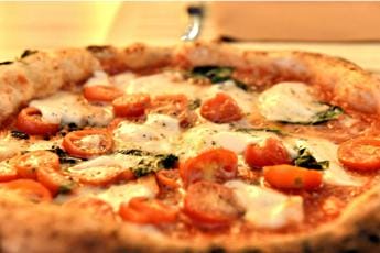 Galleria foto 'I pizzaioli a Briatore: “Non è impossibile pizza a 5 euro”' - foto 1