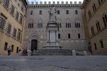 Galleria foto 'Il nuovo piano di Mps, aumento da 2,5 mld e 4mila uscite' - foto 1
