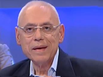 Galleria foto 'Il parroco di Di Maio: “Ci hanno rubato un sogno, affetto per Luigi ma scissione delude”' - foto 1