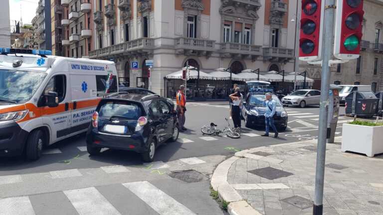 Galleria foto 'Bari, anziano in bici investito sulla ciclabile “light” su corso Vittorio Emanuele' - foto 1