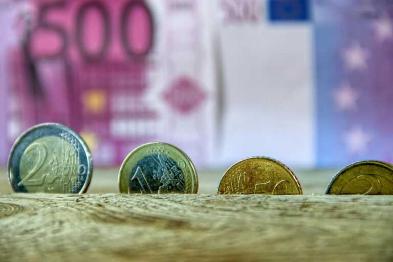 L’inflazione vola al 6,9%: mai così alta da marzo di 36 anni fa