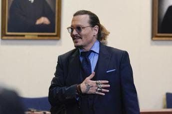 Johnny Depp vince il processo: “La giuria mi ha restituito la vita”