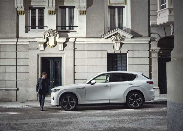 Mazda torna al MIMO con la nuova ammiraglia CX-60