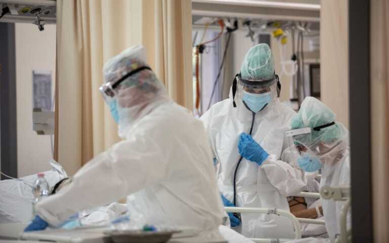 Galleria foto 'Covid, in Puglia casi settimanali aumentati del 51,8%. Prosegue a rilento la campagna vaccinale' - foto 1