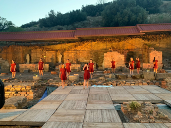 Galleria foto 'Nell’area archeologica Halaesa Arconidea spettacolo con 29 danzatori' - foto 1