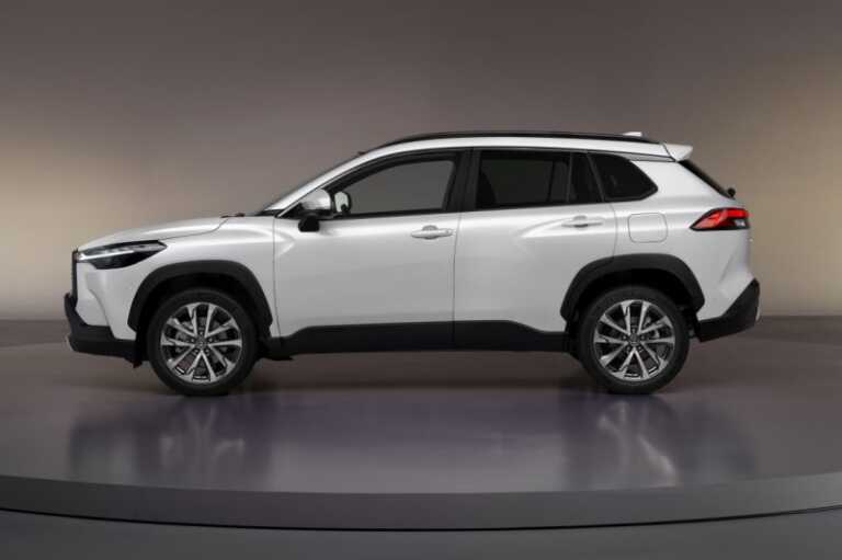 Nuova Toyota Corolla Cross prenotabile online