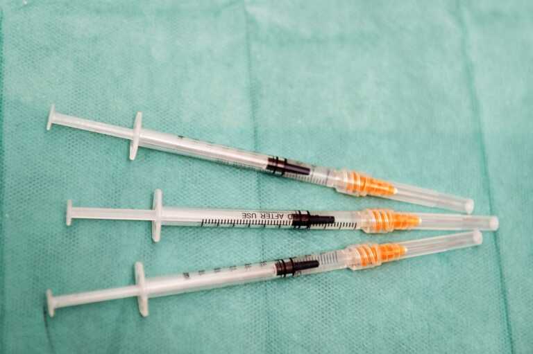 Galleria foto 'Obbligo vaccinale,Fnomceo “Riflettere su ruolo ordini nella prevenzione”' - foto 1