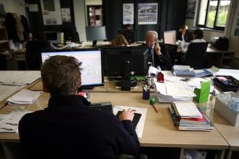 Pa, sindacati: “Stipendi troppo bassi, i più competenti fuggono”