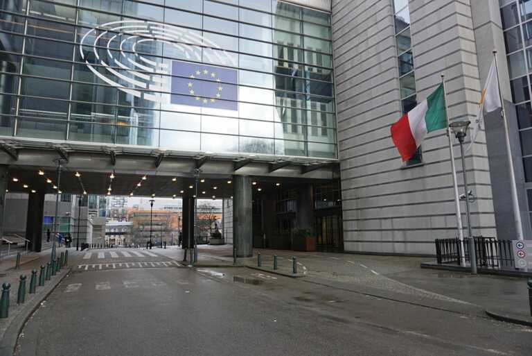 Galleria foto 'Parlamento Ue, concedere status candidatura a Ucraina e Moldova' - foto 1