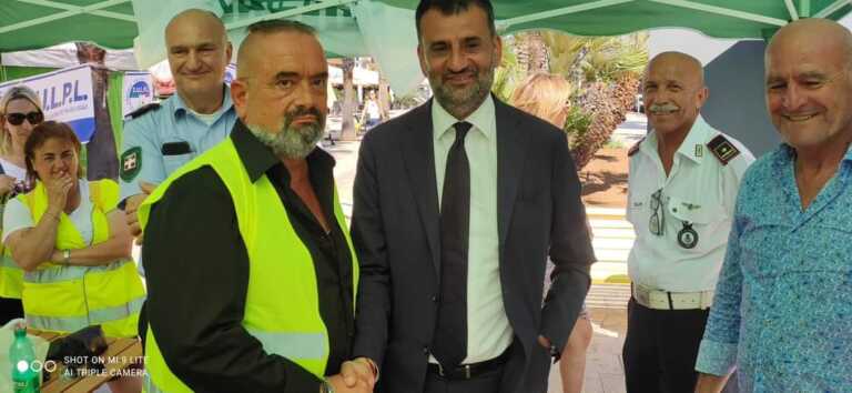 Galleria foto 'La polizia locale protesta e Decaro finisce nel mirino: «Riforma al palo da 30 anni, il presidente dell’Anci ci aiuti»' - foto 1