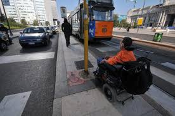 Galleria foto 'Pullman vietati a disabili, Governo garantisca pari opportunità' - foto 1