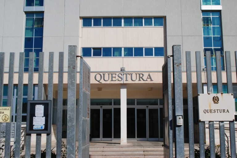 Taranto, minaccia i genitori per comprare la droga. In carcere tossicodipendente 30enne