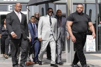 Galleria foto 'R. Kelly, condanna a 30 anni per racket e traffico sessuale' - foto 1