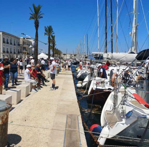 Vento forte, rinviata la partenza della regata Brindisi-Corfù