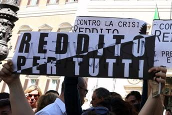 Galleria foto 'Salario minimo e reddito di cittadinanza, rischio cortocircuito Italia' - foto 1