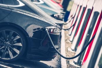 Stop auto benzina e diesel da 2035, ok Parlamento Ue