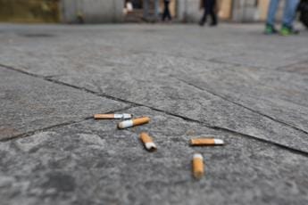 Galleria foto 'Tabacco, milioni i fumatori che si rivolgono al mercato illegale' - foto 1