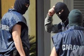 Galleria foto 'Terrorismo, arrestato è perito chimico: “Italiano radicalizzato via web”' - foto 1