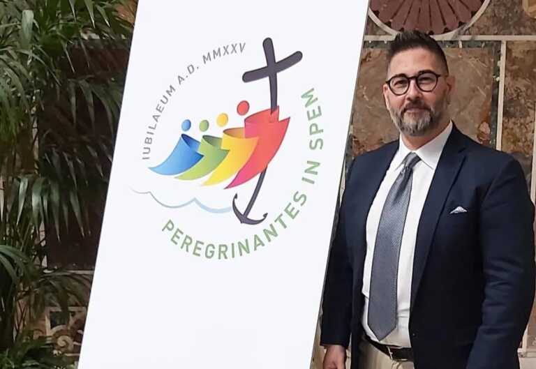 È del tranese Travisani il logo del Giubileo 2025: scelto dal Papa tra 294 proposte