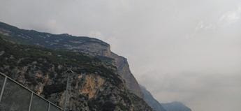 Galleria foto 'Trentino, base jumper precipita e muore' - foto 1