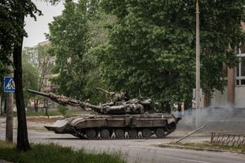 Galleria foto 'Ucraina, combattimenti decisivi a Severodonetsk' - foto 1