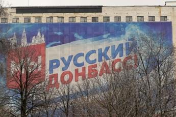 Galleria foto 'Ucraina, Putin: “Obiettivo è liberare Donbass”' - foto 1