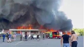 Galleria foto 'Ucraina, sopravvissuto Kremenchuck: “Razzo esploso a 20 mt da me”' - foto 1