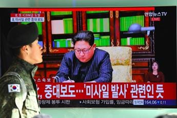 Galleria foto 'Usa e Corea Sud lanciano 8 missili in risposta a Pyongyang' - foto 1