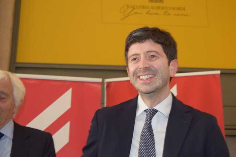 Galleria foto 'Vaccini: Speranza “Campagna riparte in autunno, positivi stiano a casa”' - foto 1