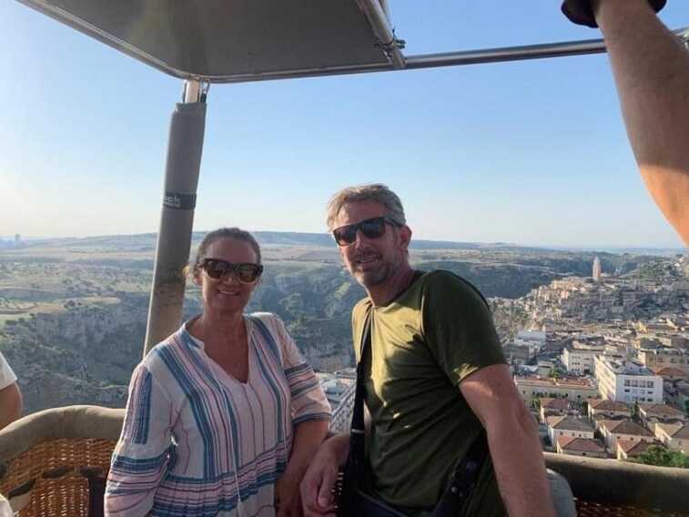 Matera, l’ex portiere della Juventus Van Der Sar in mongolfiera sui Sassi