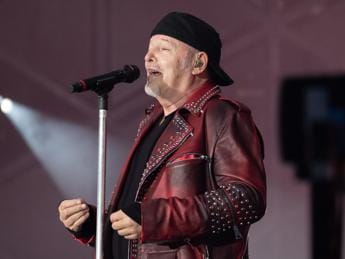 Vasco Rossi, concerto domani a Napoli allo Stadio Maradona: “I napoletani cantano da Dio”