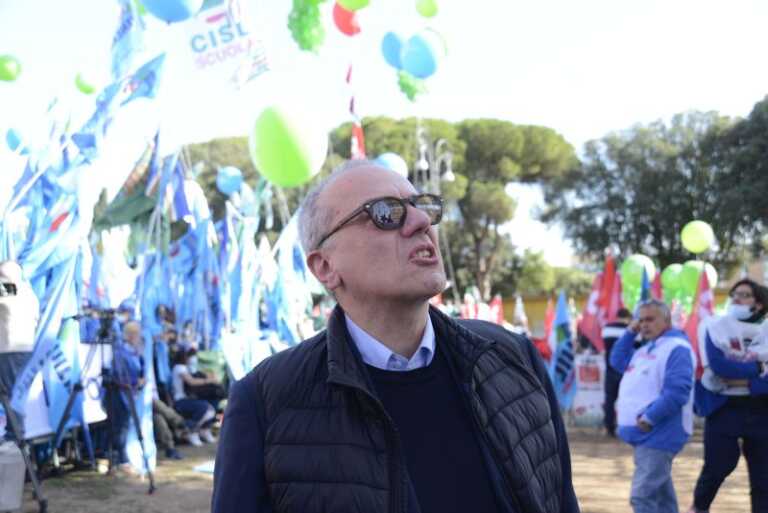 Galleria foto 'Vito lascia in polemica Forza Italia e si dimette da deputato' - foto 1