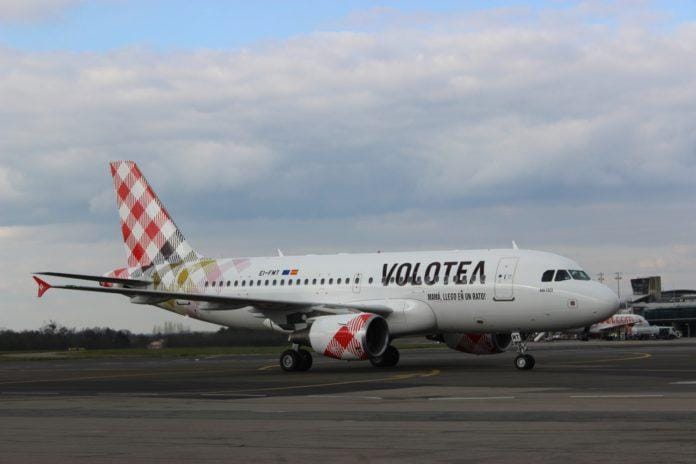 Atterraggio d’emergenza all’aeroporto di Bari per il volo Mykonos-Napoli. Nessun ferito