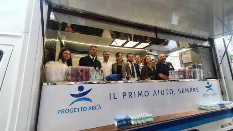 A Bari arriva la “Cucina mobile”: un food truck con 100 pasti al giorno per senza fissa dimora