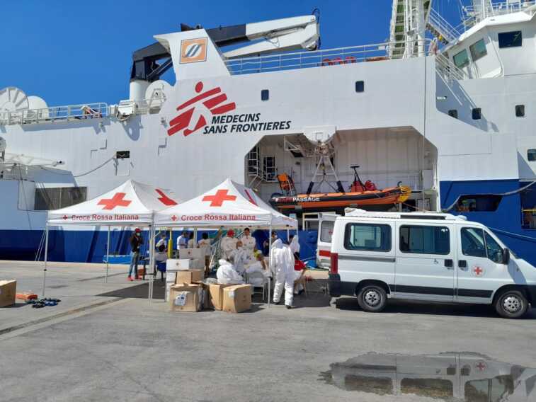 Sbarco migranti a Taranto, Melucci: «Per noi l’accoglienza è un valore»