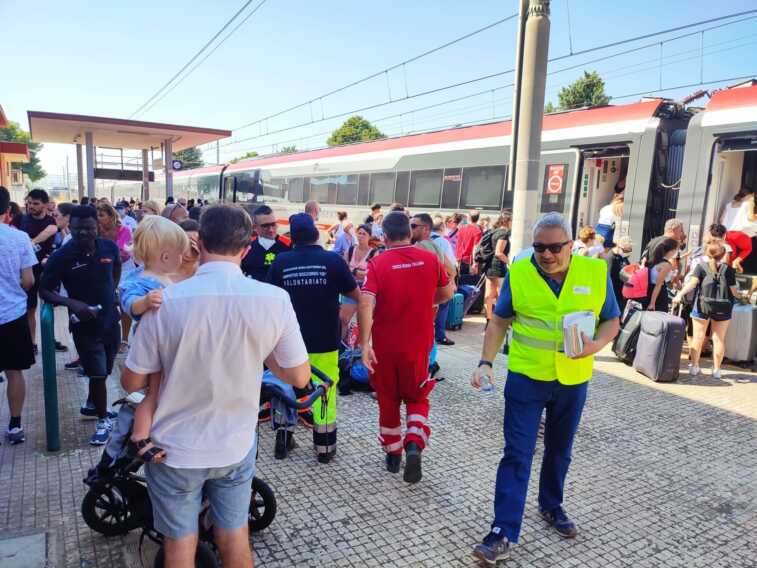 Principio d’incendio sull’InterCity Lecce-Milano: ritardi e disagi al traffico ferroviario