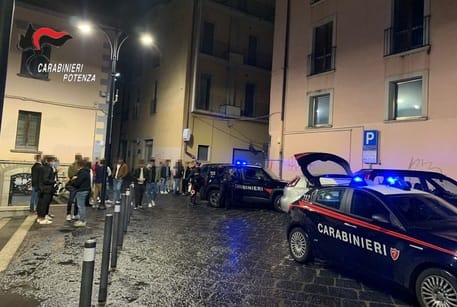 Galleria foto 'Cocaina in auto, un uomo ai domiciliari a Potenza' - foto 1
