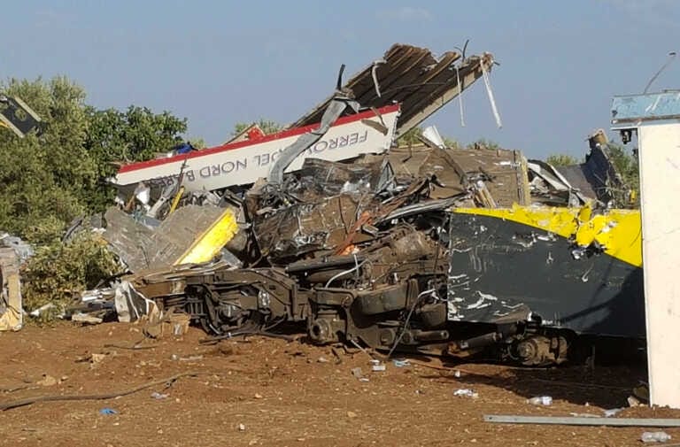 Disastro ferroviario tra Andria e Corato, i parenti delle vittime: «Le istituzioni ignorano la tragedia»